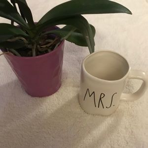 New! Rae Dunn “Mrs” Collectible Coffee/Tea Mug